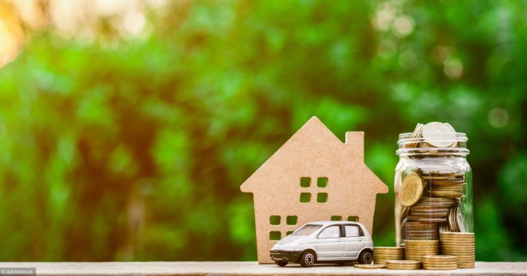 découvrez pourquoi les assurances auto et habitation augmentent de 4 à 6 % et comment protéger votre budget face à cette hausse.