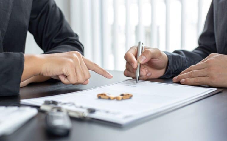 découvrez pourquoi l'assurance habitation connaît une hausse de 15 % et comment cela impacte votre budget. informez-vous pour mieux gérer vos contrats d'assurance.
